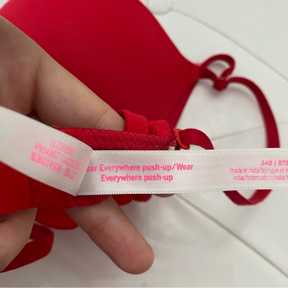 PINK | Red everywhere push up bra - Picture 5 of 5